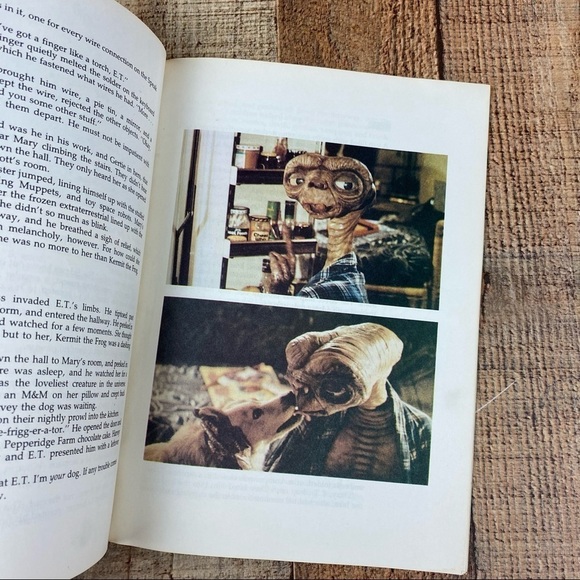 ET Extra Terrestrial Storybook 1982 Vintage Movie Photos Collectible - Picture 2 of 7